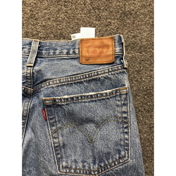 Levis 501 Straight Jeans Womens W26 L30 High Rise Blue Light Wash Distressed - Picture 9 of 10